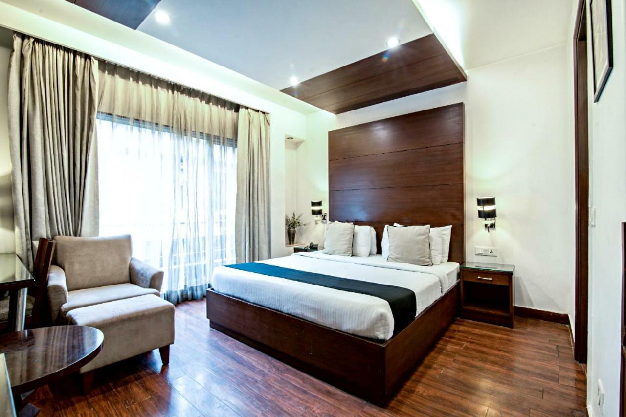 The Grand Vikalp By Saga Hotels Ню Делхи Екстериор снимка
